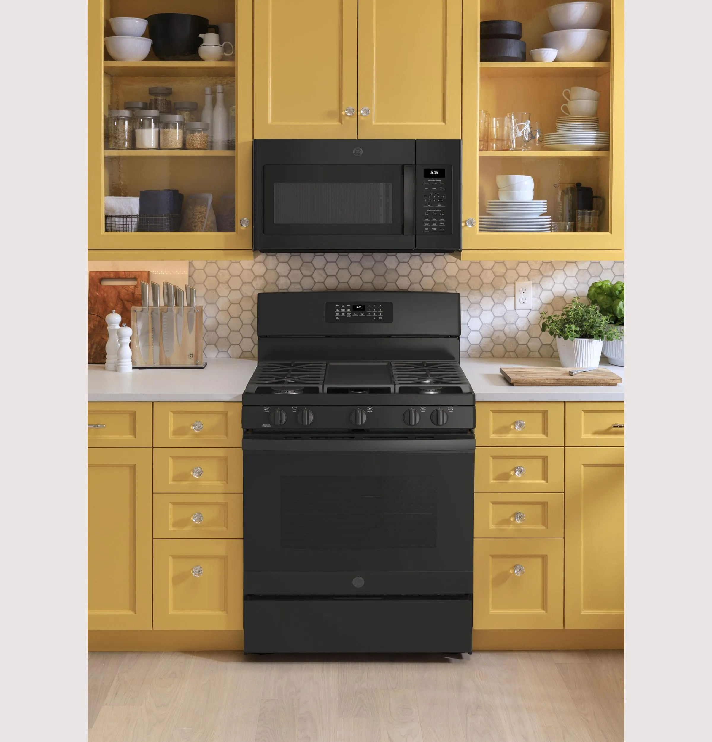 GE® 30" Free-Standing Gas Range